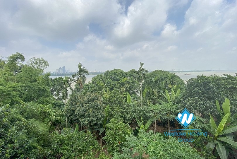Garden house 4 bedrooms river view for rent in Ngoc Thuy, Long Bien district